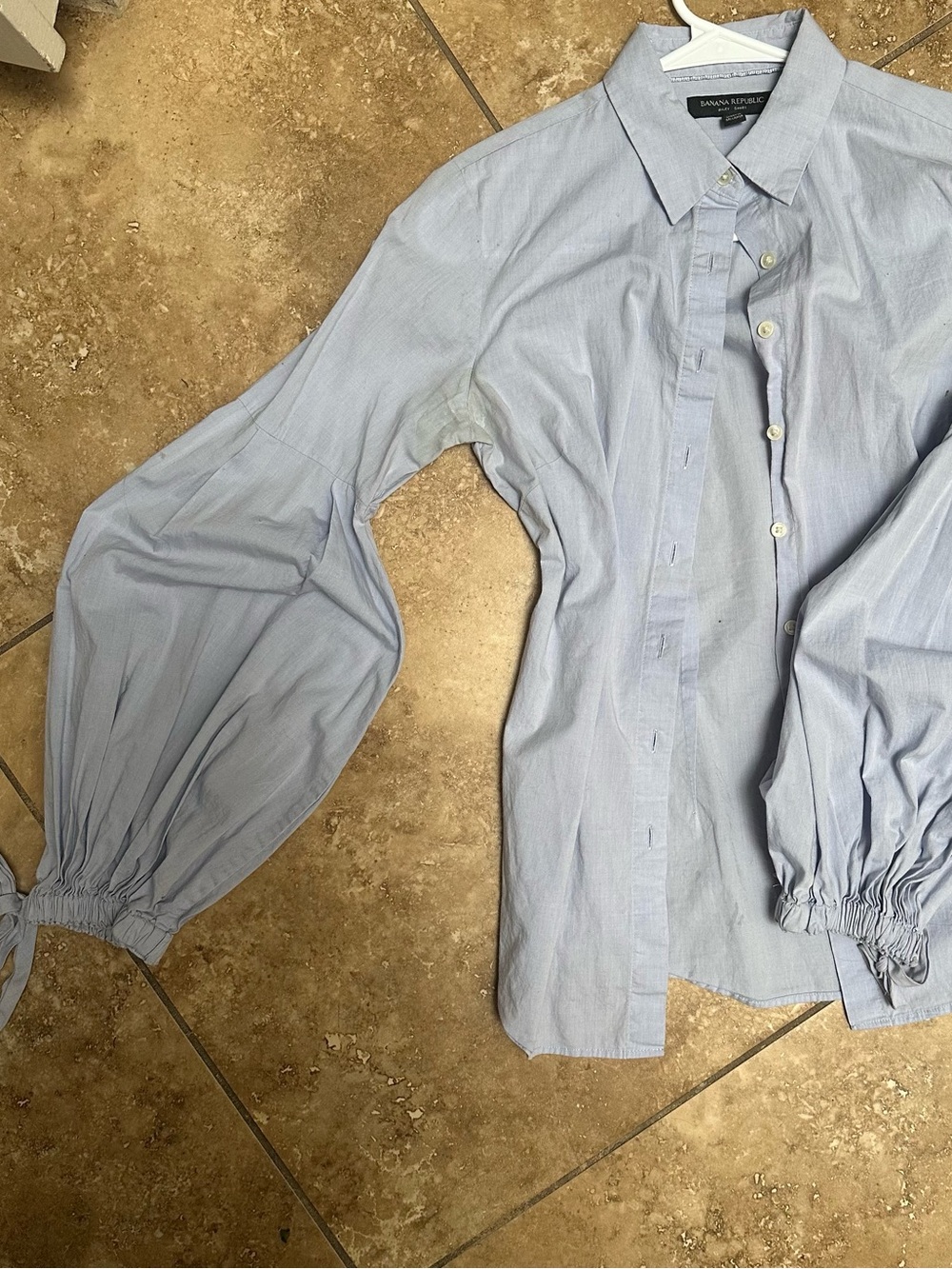 Banana Republic Women’s Pale Blue Balloon-Sleeve Button-Down Shirt